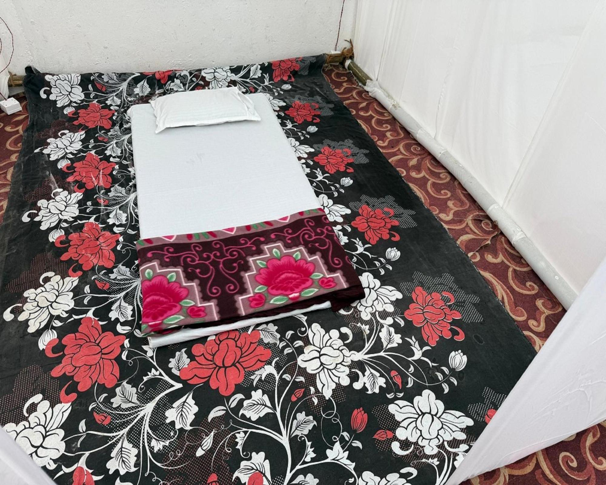 Allāhābād Junction Arail Tent City Kumbh Cottage Mahakumbh -Near Arail Ghat And Naini Station מראה חיצוני תמונה